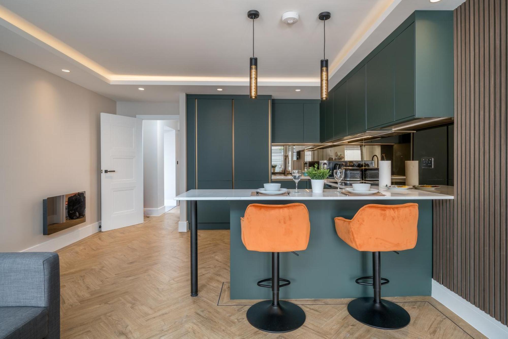Skyvillion - Cozy Large 4 & 1 Bed Apartments In London Enfield, Mins To Tube Station, Free Wi-Fi 외부 사진