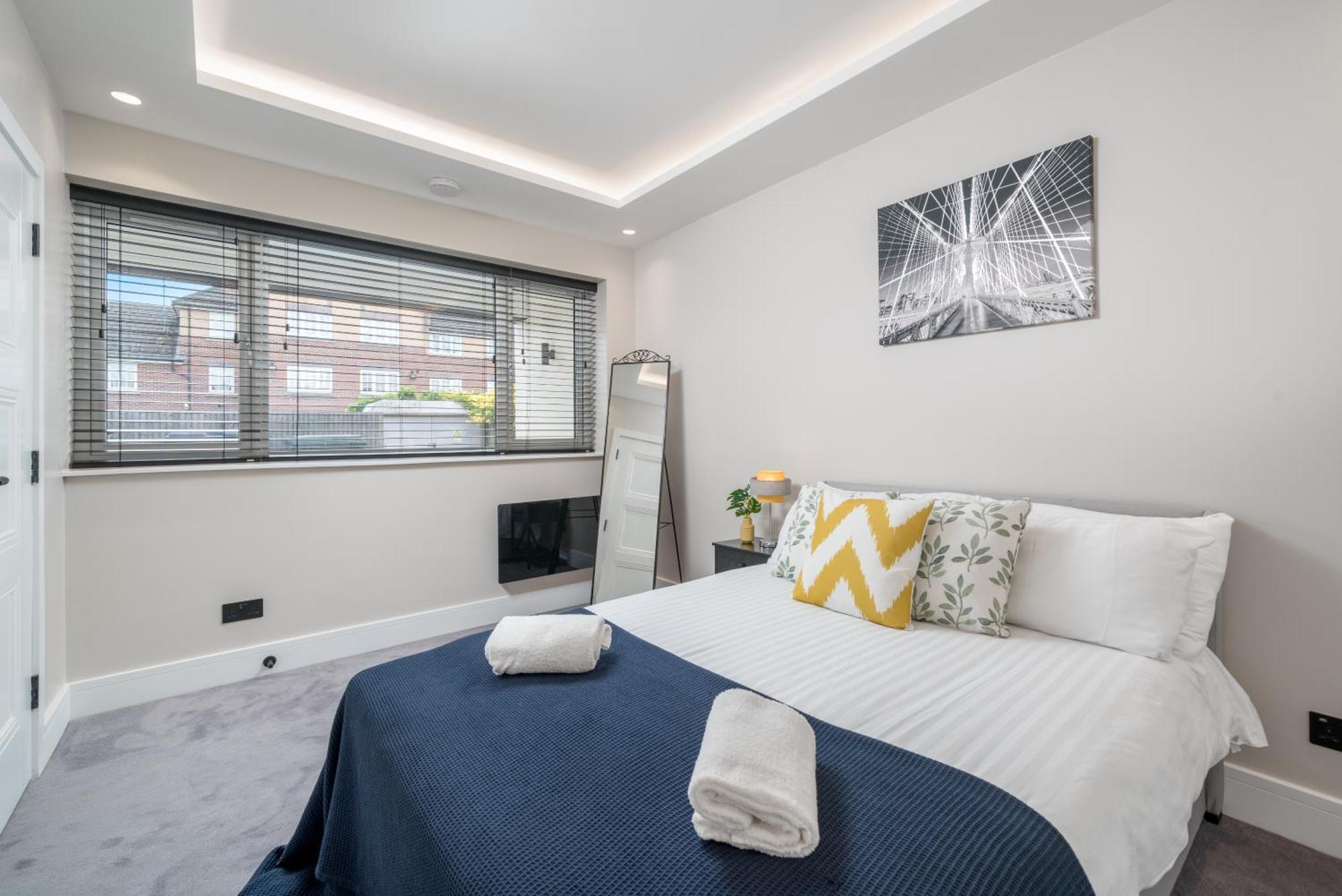 Skyvillion - Cozy Large 4 & 1 Bed Apartments In London Enfield, Mins To Tube Station, Free Wi-Fi 외부 사진
